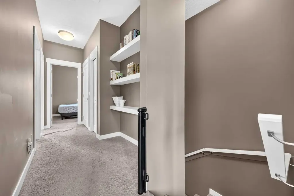 5305 32 Avenue SW Calgary AB T3E 8A2