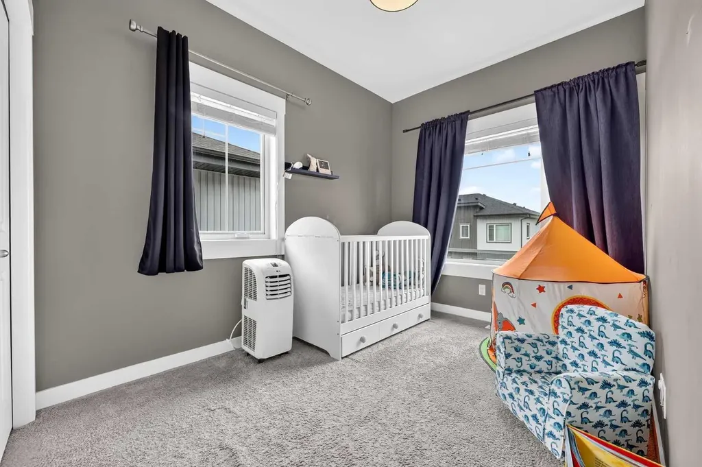 5305 32 Avenue SW Calgary AB T3E 8A2