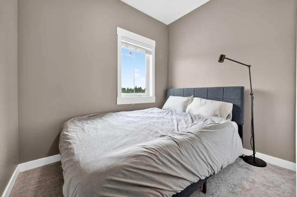 5305 32 Avenue SW Calgary AB T3E 8A2