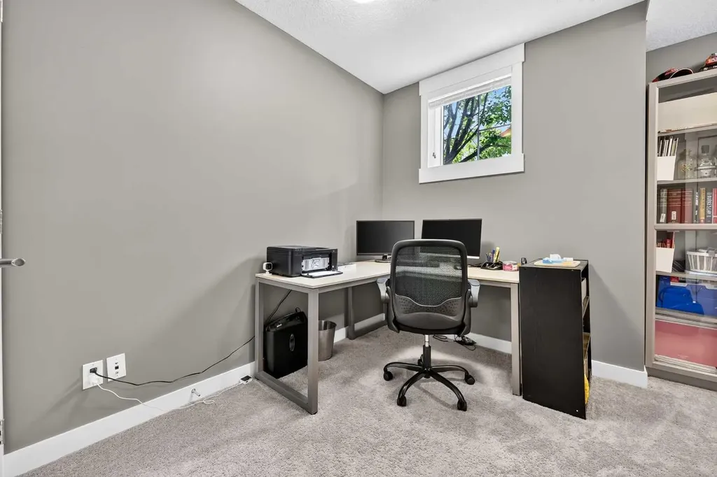 5305 32 Avenue SW Calgary AB T3E 8A2