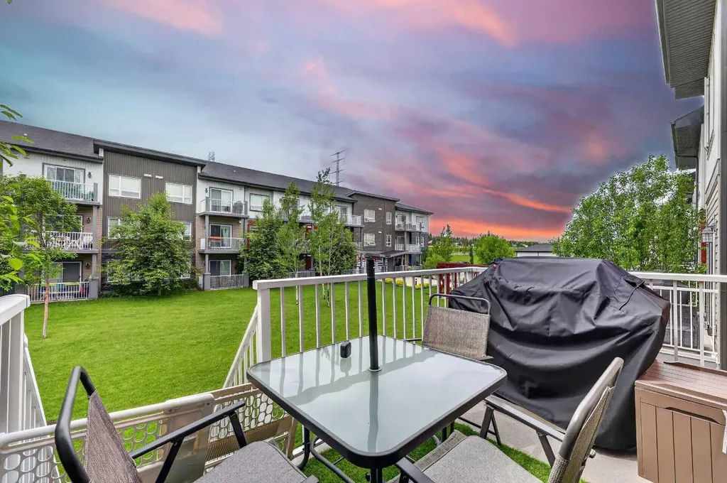 5305 32 Avenue SW Calgary AB T3E 8A2