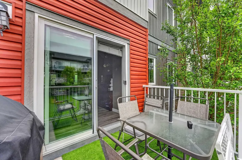 5305 32 Avenue SW Calgary AB T3E 8A2