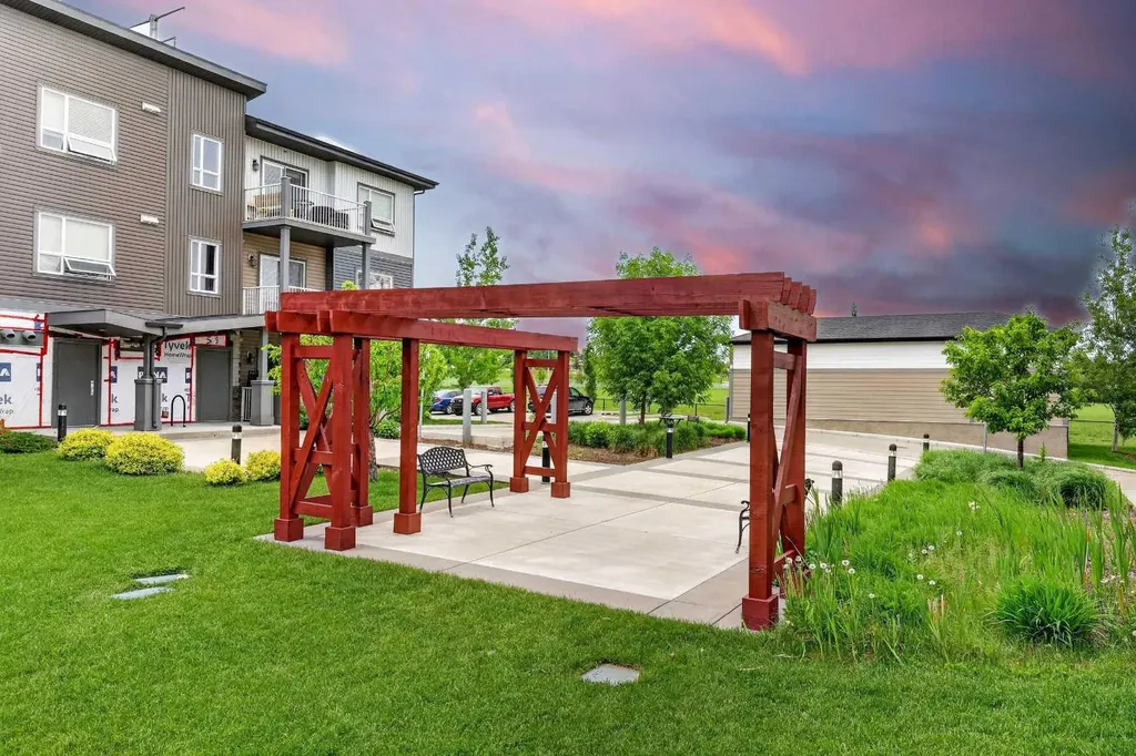 5305 32 Avenue SW Calgary AB T3E 8A2