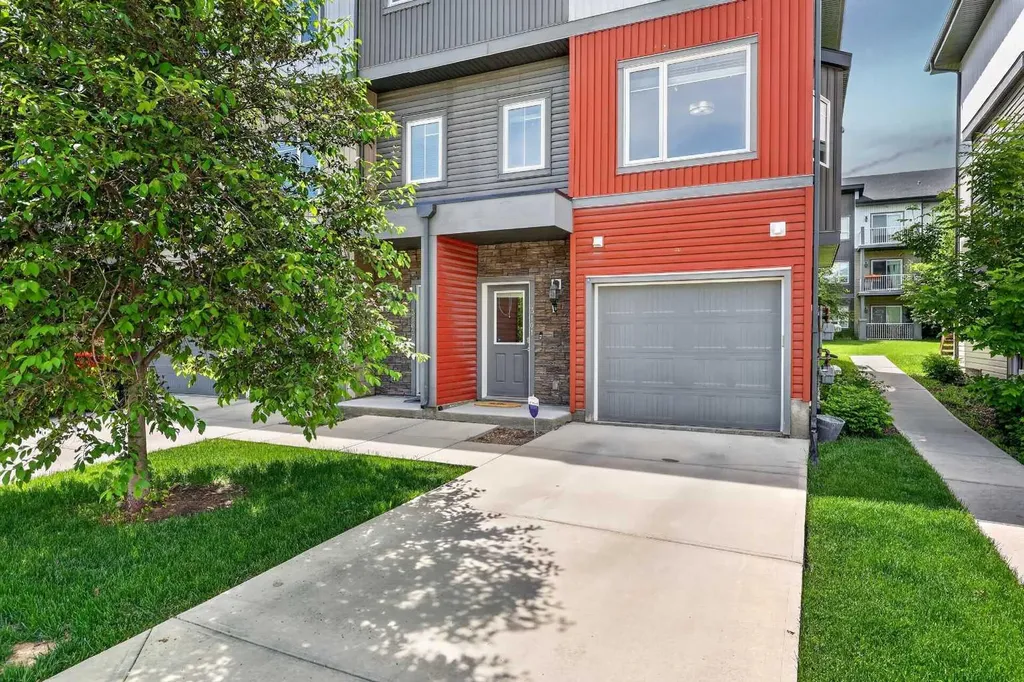 5305 32 Avenue SW Calgary AB T3E 8A2
