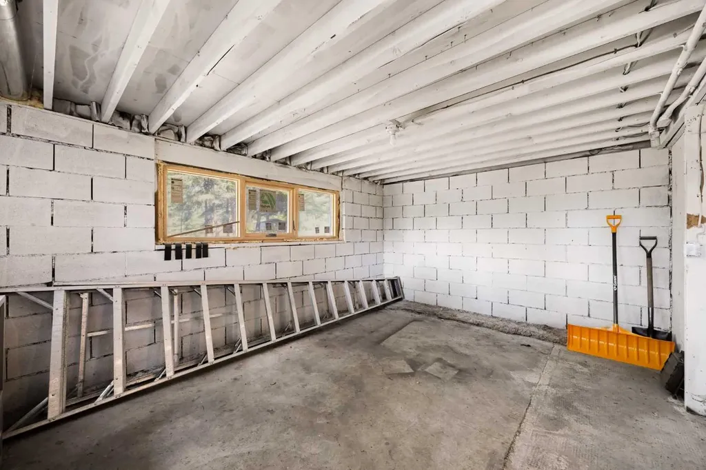 212 St. Julien Road Banff AB T1L 1A9