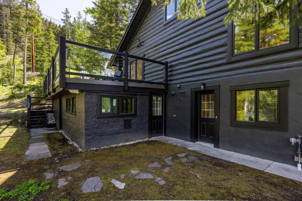 212 St. Julien Road Banff AB T1L 1A9