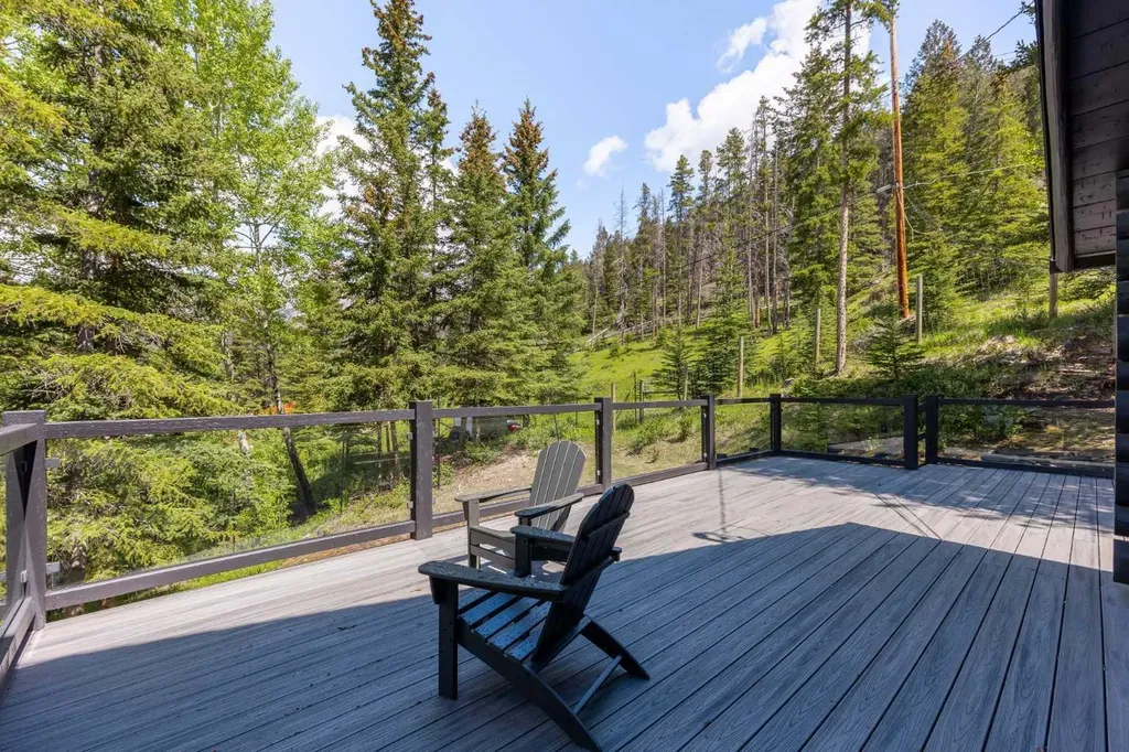 212 St. Julien Road Banff AB T1L 1A9