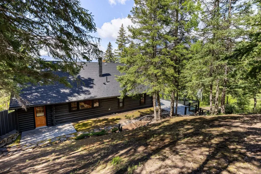 212 St. Julien Road Banff AB T1L 1A9