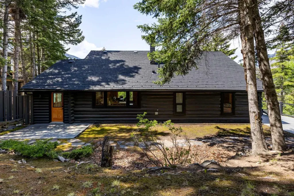 212 St. Julien Road Banff AB T1L 1A9
