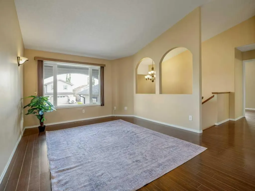 727 Aberdeen Crescent Lethbridge AB T1J 5B2