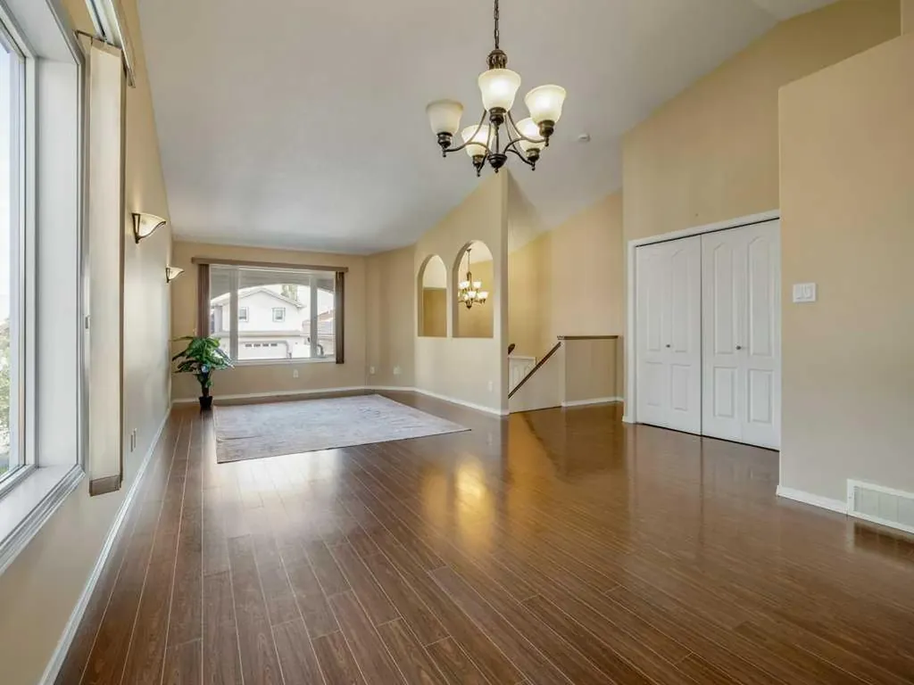 727 Aberdeen Crescent W Lethbridge AB T1J 5B2