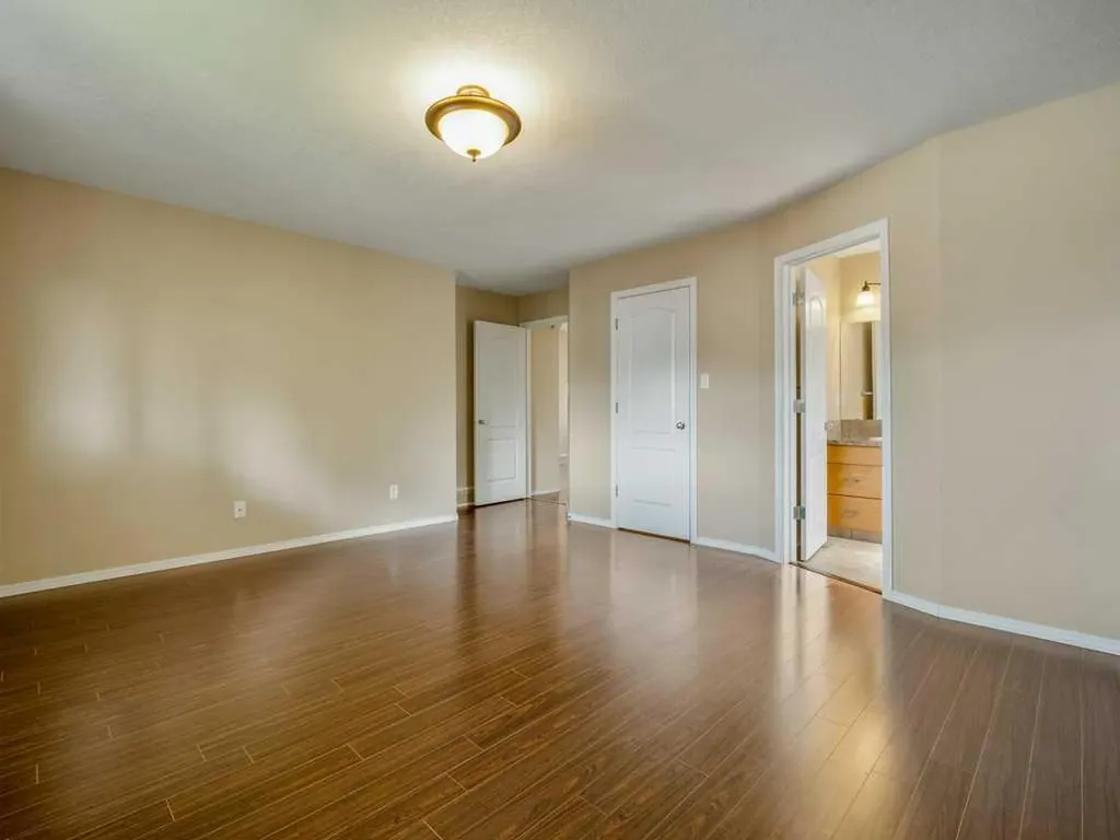 727 Aberdeen Crescent W Lethbridge AB T1J 5B2