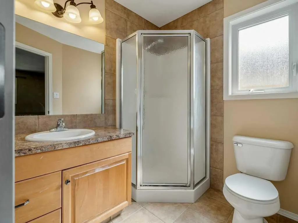 727 Aberdeen Crescent W Lethbridge AB T1J 5B2
