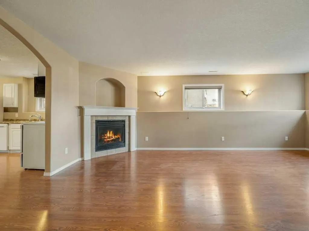 727 Aberdeen Crescent W Lethbridge AB T1J 5B2
