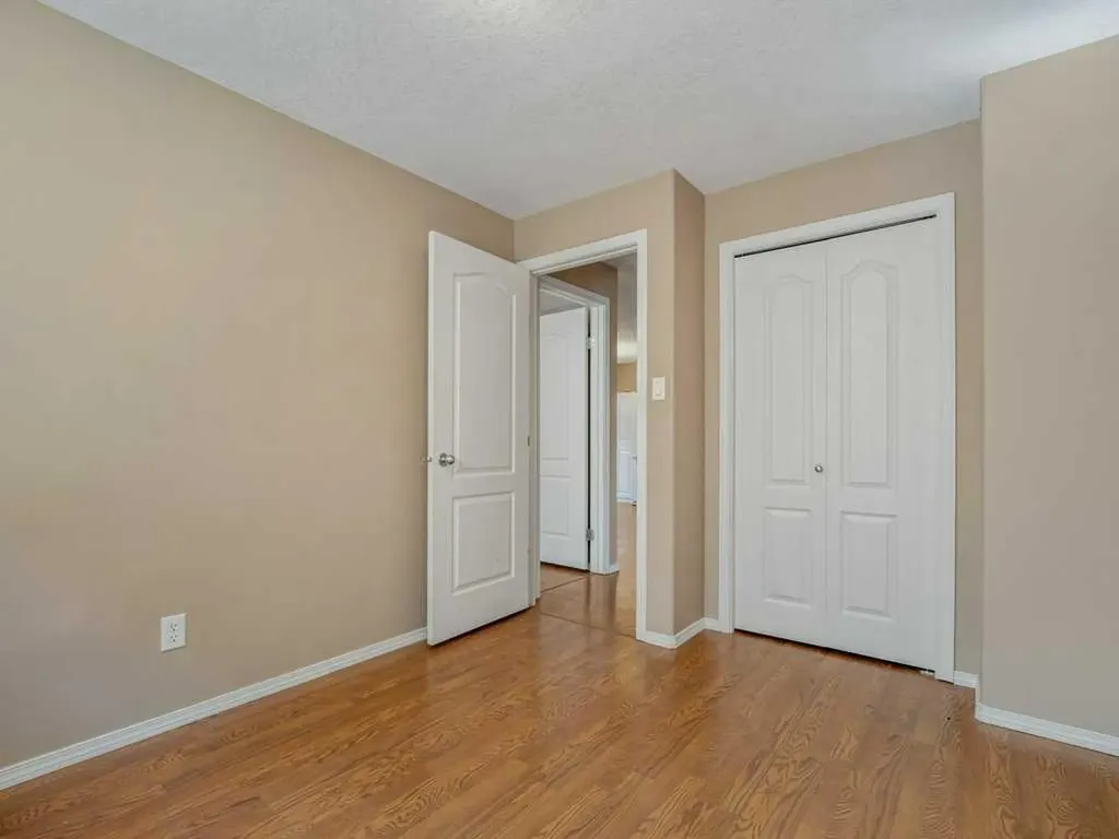 727 Aberdeen Crescent W Lethbridge AB T1J 5B2