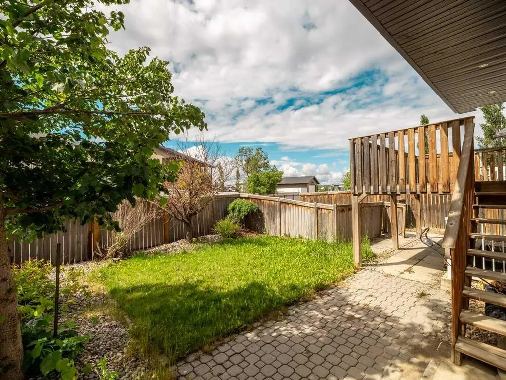 727 Aberdeen Crescent Lethbridge AB T1J 5B2