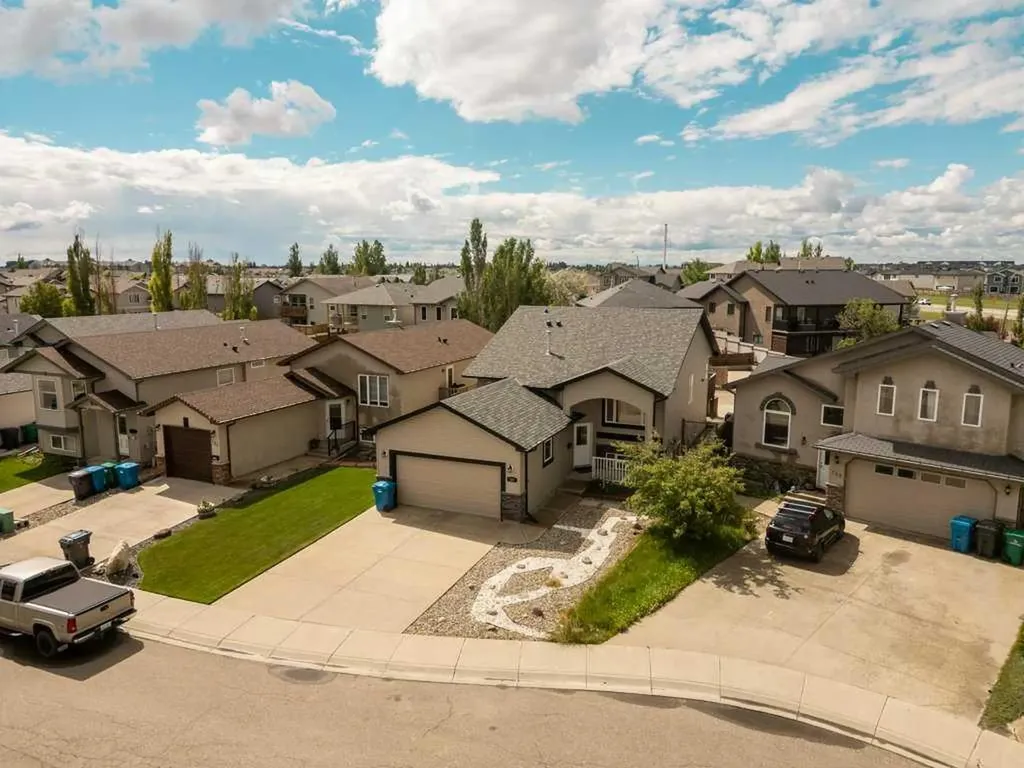 727 Aberdeen Crescent Lethbridge AB T1J 5B2
