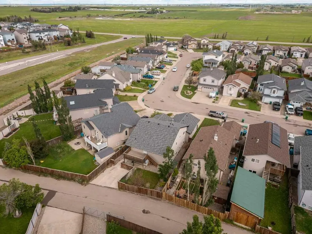 727 Aberdeen Crescent W Lethbridge AB T1J 5B2