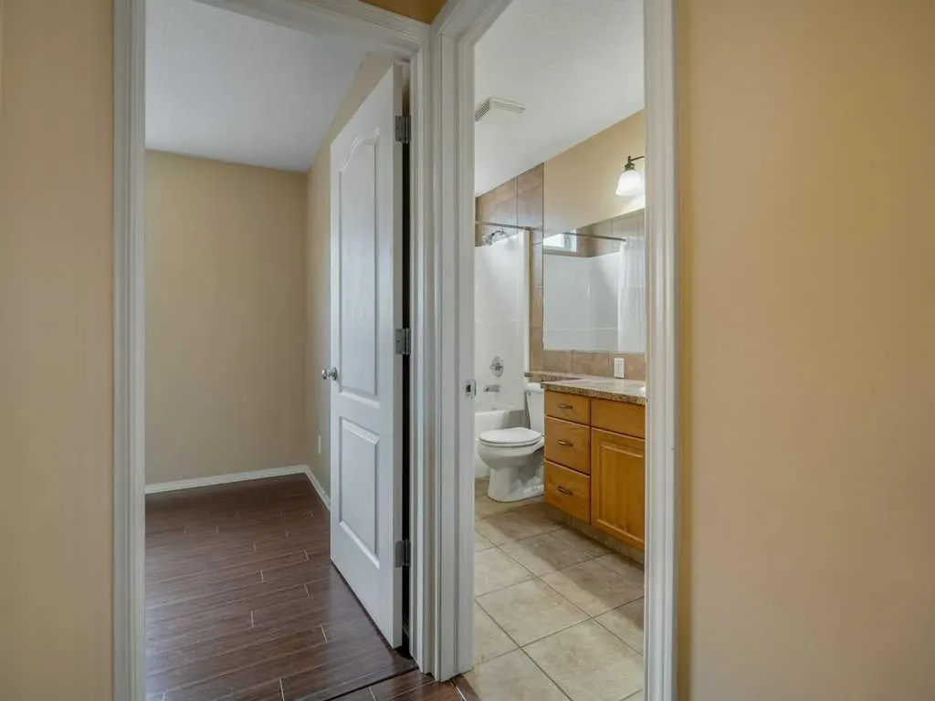 727 Aberdeen Crescent W Lethbridge AB T1J 5B2