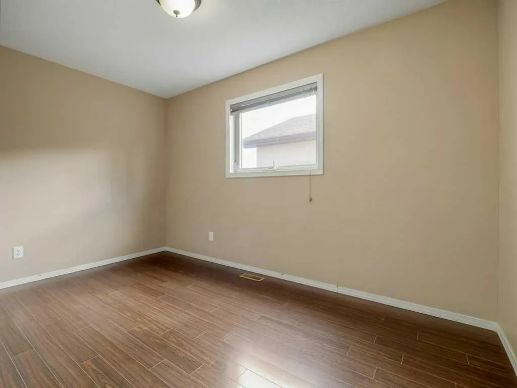 727 Aberdeen Crescent W Lethbridge AB T1J 5B2