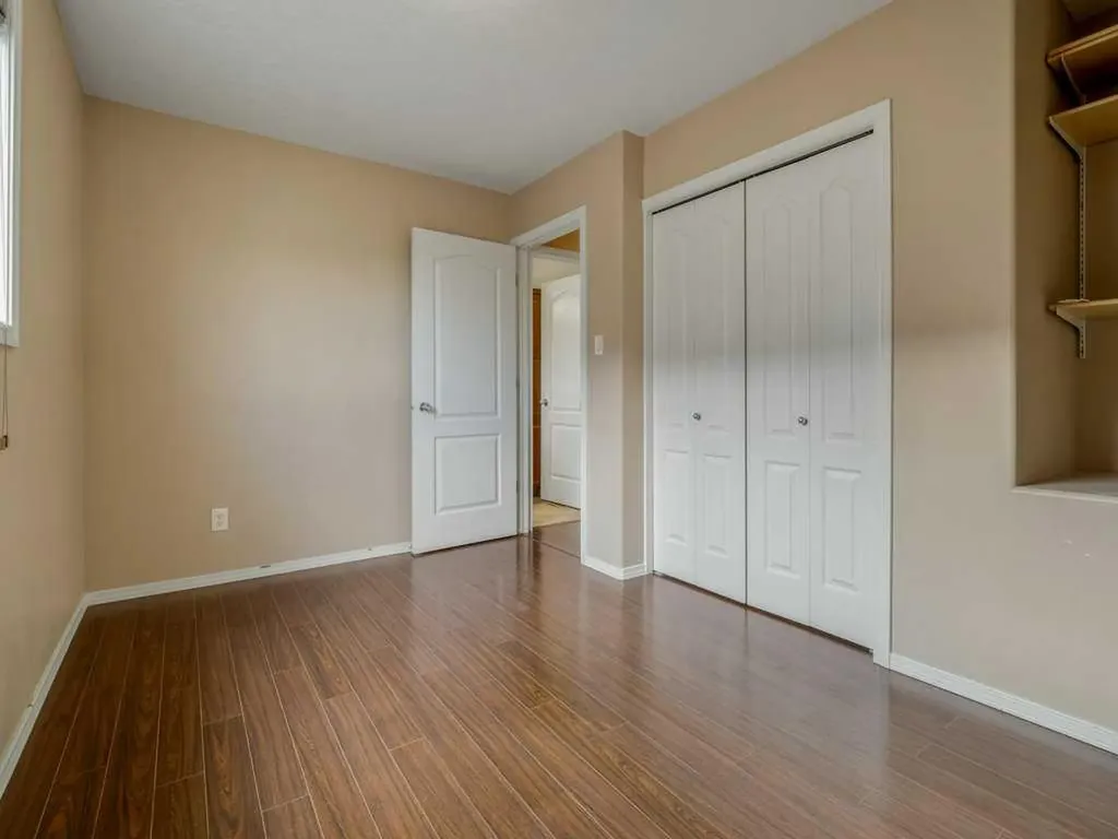727 Aberdeen Crescent Lethbridge AB T1J 5B2