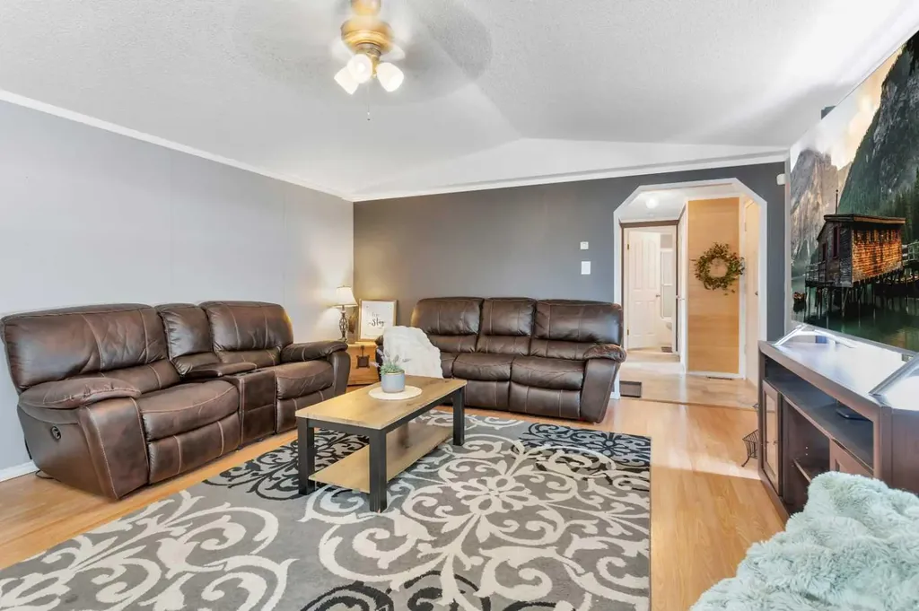 4520 59 Street Rocky Mountain House AB T4T 1N9