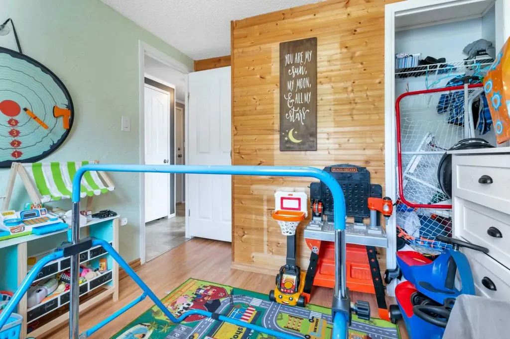 4520 59 Street Rocky Mountain House AB T4T 1N9