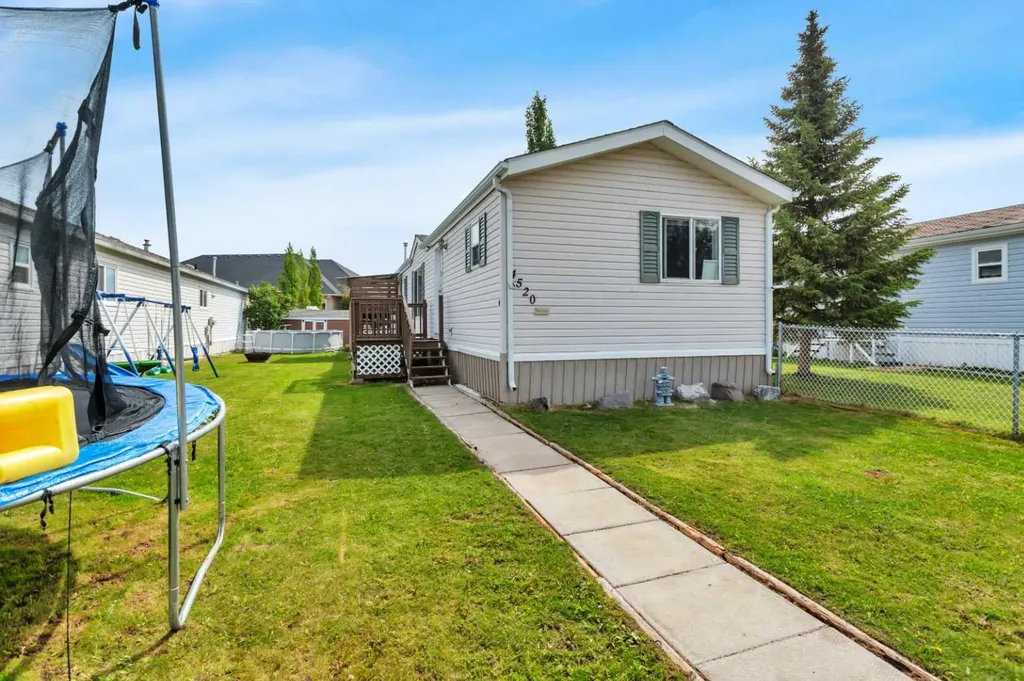4520 59 Street Rocky Mountain House AB T4T 1N9