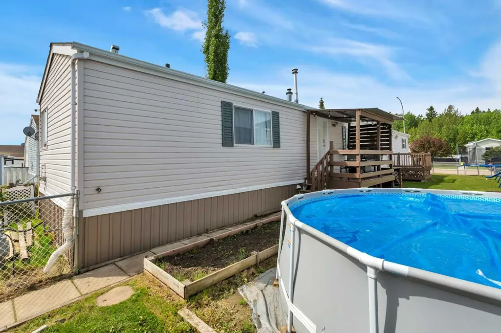 4520 59 Street Rocky Mountain House AB T4T 1N9