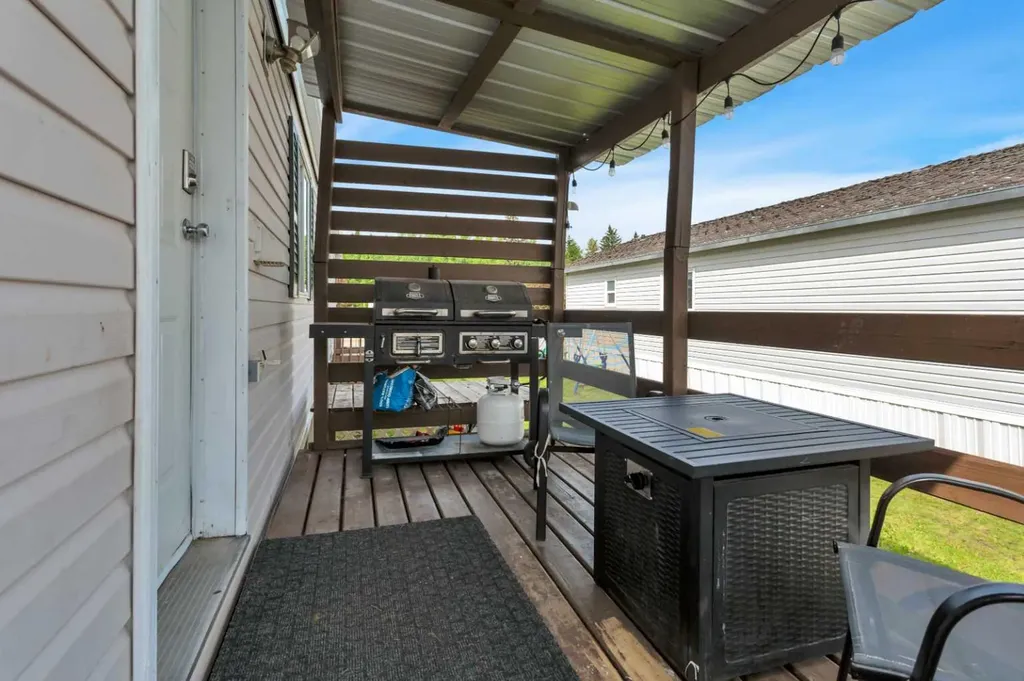 4520 59 Street Rocky Mountain House AB T4T 1N9