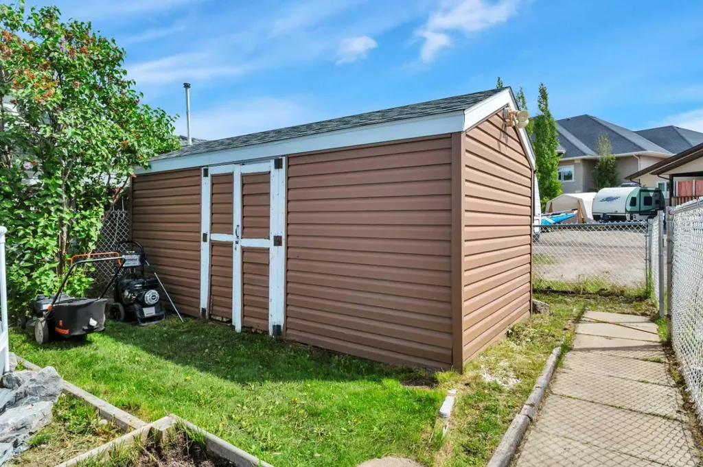 4520 59 Street Rocky Mountain House AB T4T 1N9