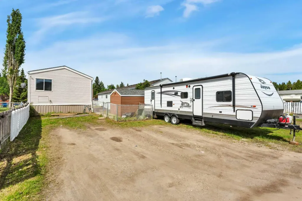 4520 59 Street Rocky Mountain House AB T4T 1N9
