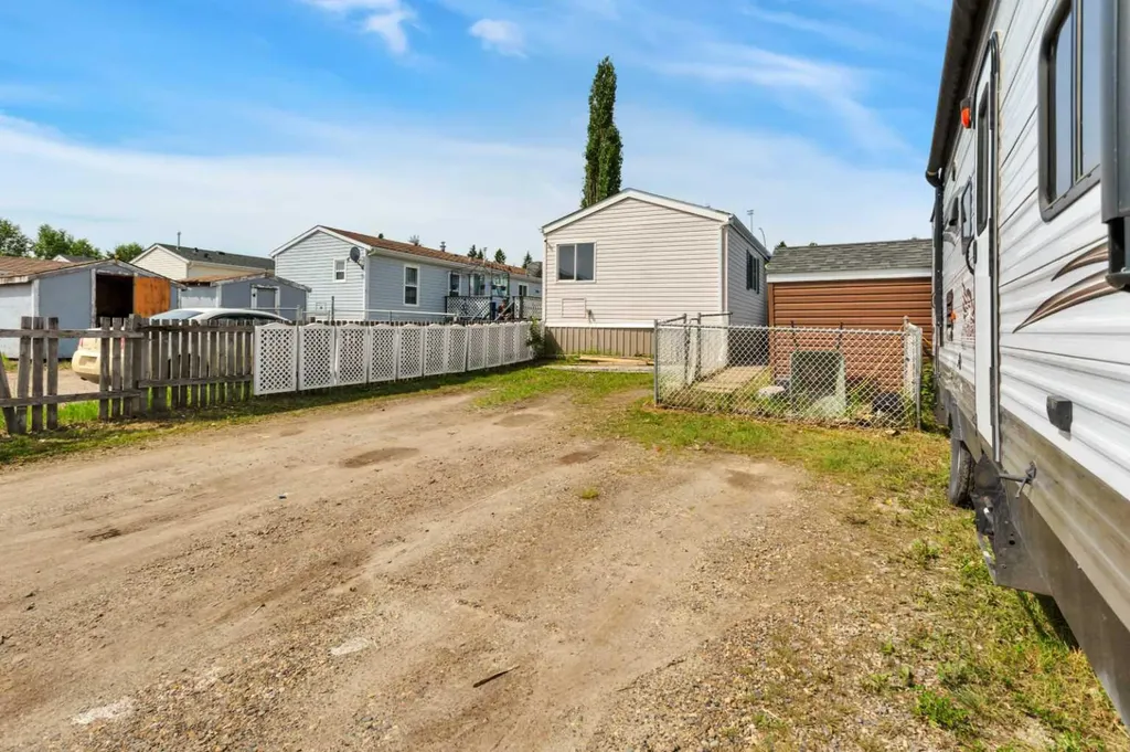 4520 59 Street Rocky Mountain House AB T4T 1N9
