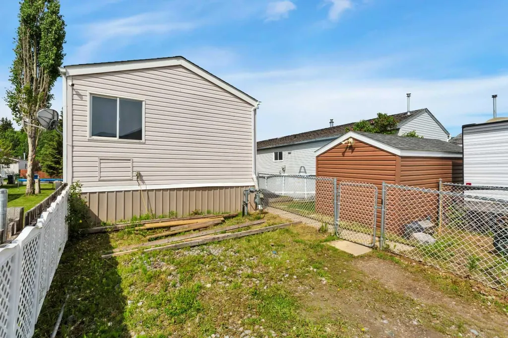 4520 59 Street Rocky Mountain House AB T4T 1N9