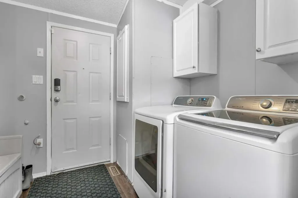 4520 59 Street Rocky Mountain House AB T4T 1N9
