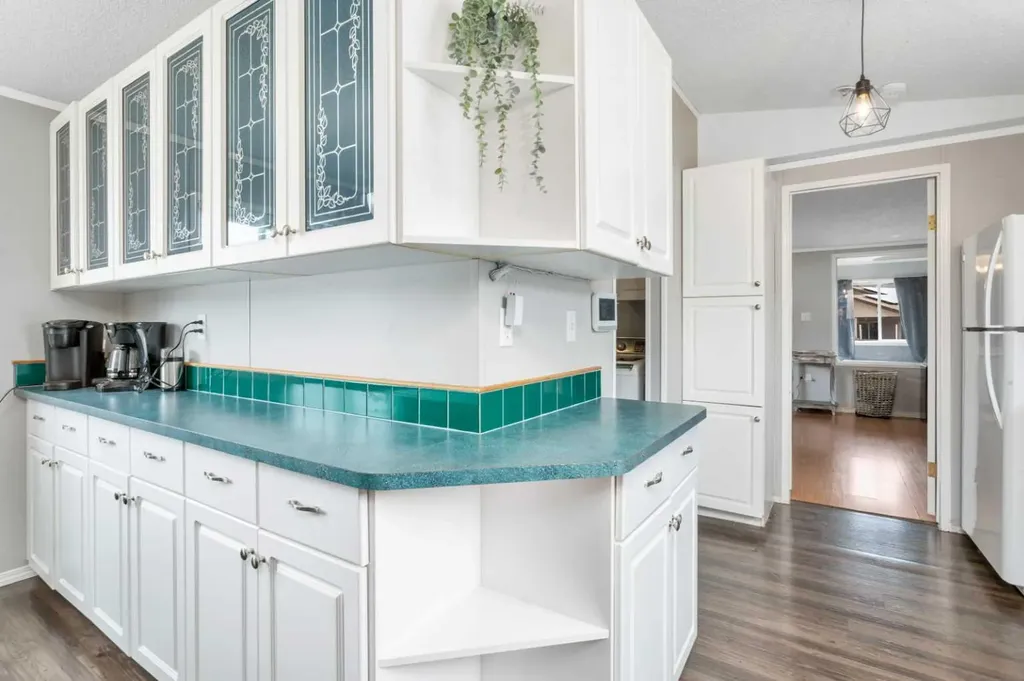 4520 59 Street Rocky Mountain House AB T4T 1N9