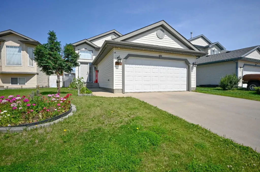 10626 Royal Oaks Drive Grande Prairie AB T8V 8G3