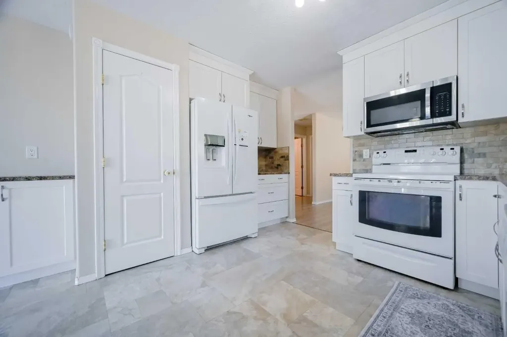 10626 Royal Oaks Drive Grande Prairie AB T8V 8G3