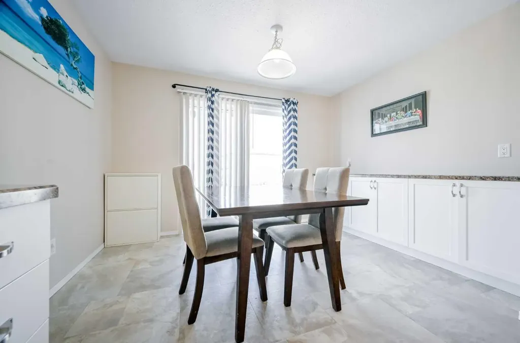 10626 Royal Oaks Drive Grande Prairie AB T8V 8G3