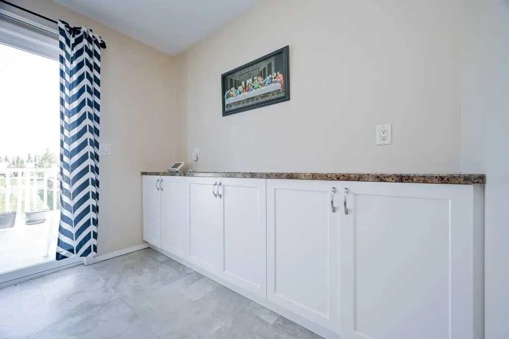 10626 Royal Oaks Drive Grande Prairie AB T8V 8G3