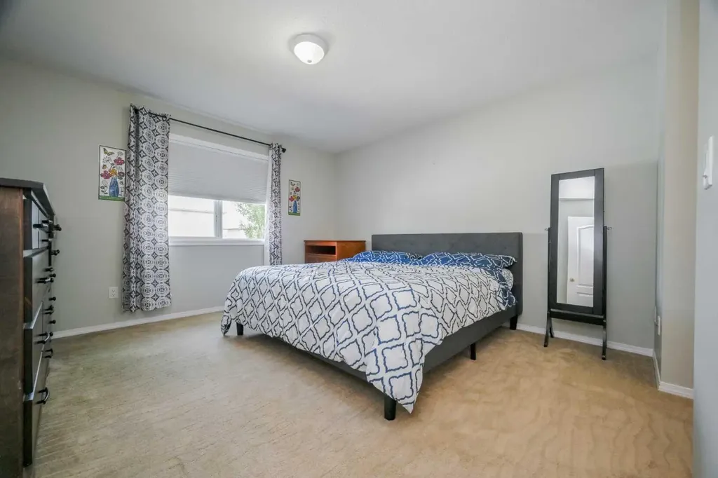 10626 Royal Oaks Drive Grande Prairie AB T8V 8G3