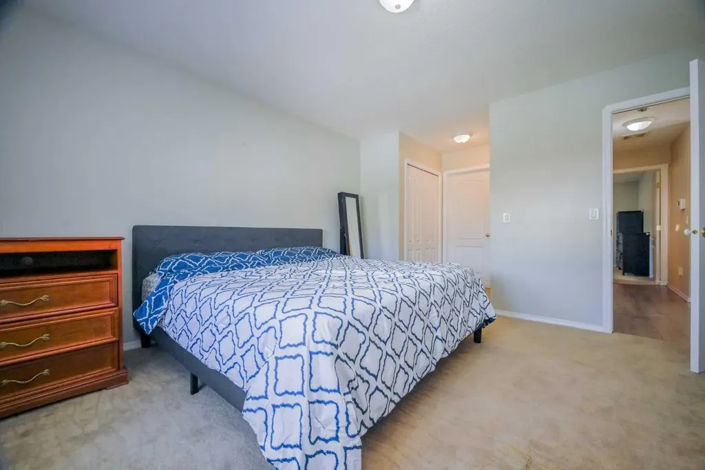 10626 Royal Oaks Drive Grande Prairie AB T8V 8G3