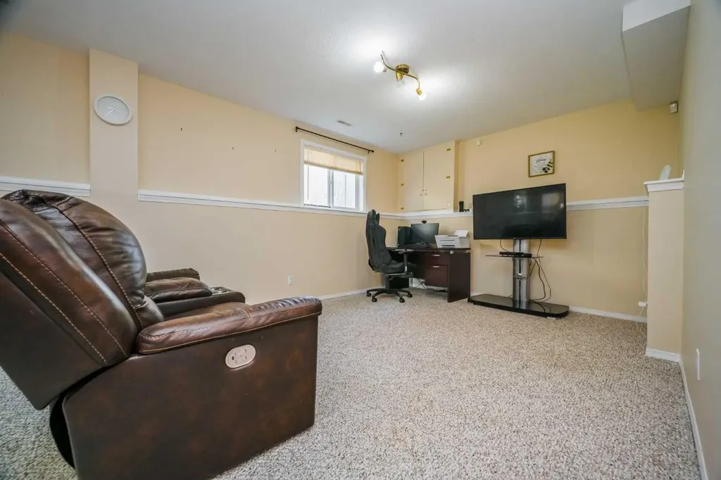 10626 Royal Oaks Drive Grande Prairie AB T8V 8G3