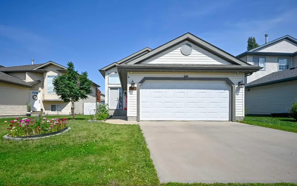 10626 Royal Oaks Drive Grande Prairie AB T8V 8G3