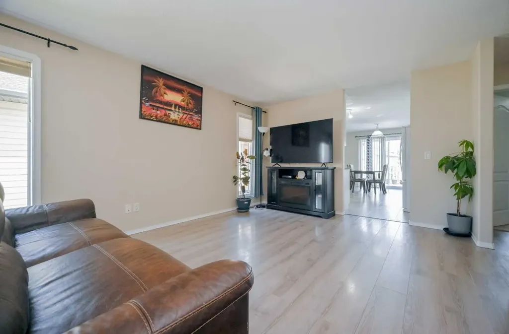 10626 Royal Oaks Drive Grande Prairie AB T8V 8G3