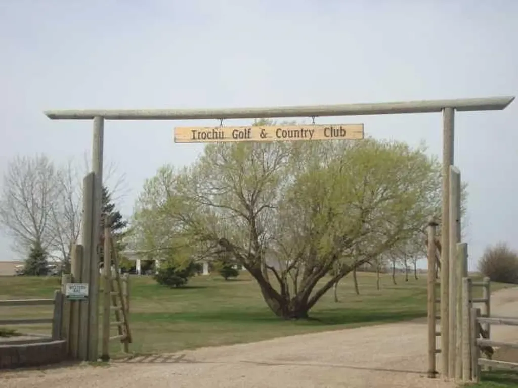 2 Trochu Avenue Trochu AB T0M 2C0