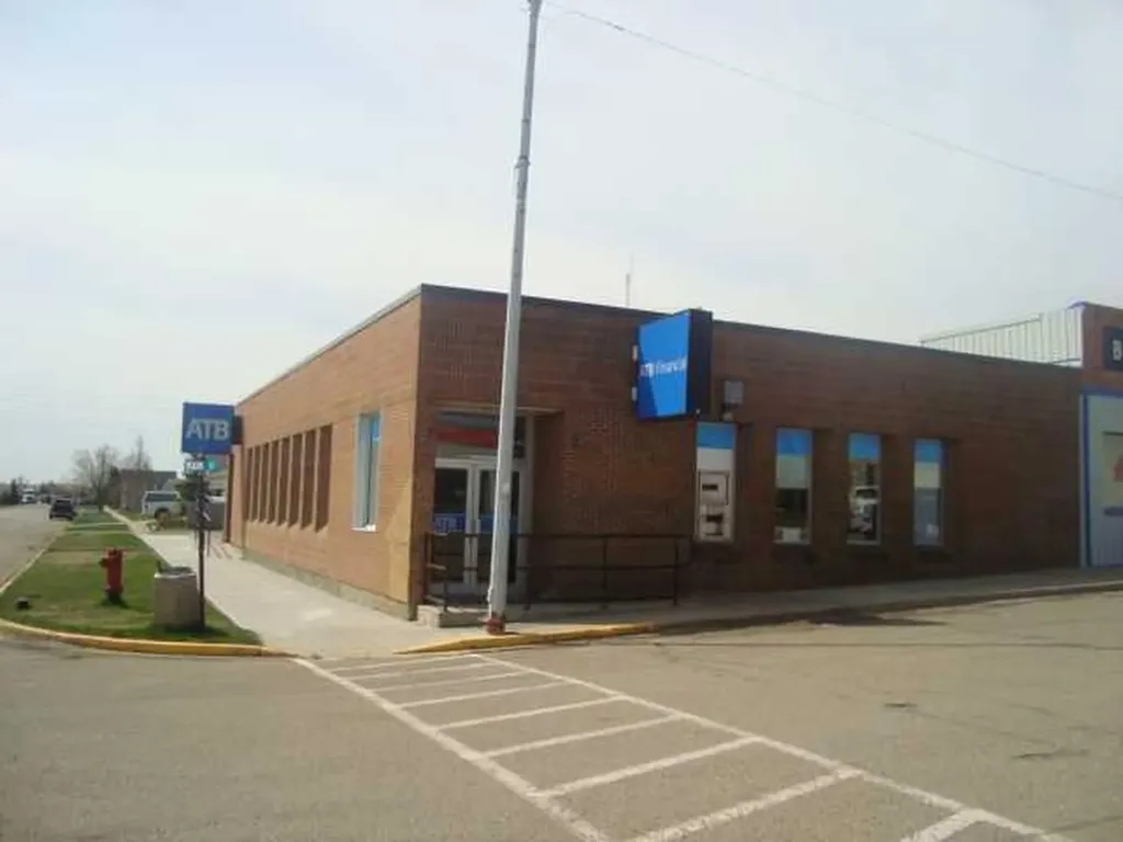 2 Trochu Avenue Trochu AB T0M 2C0