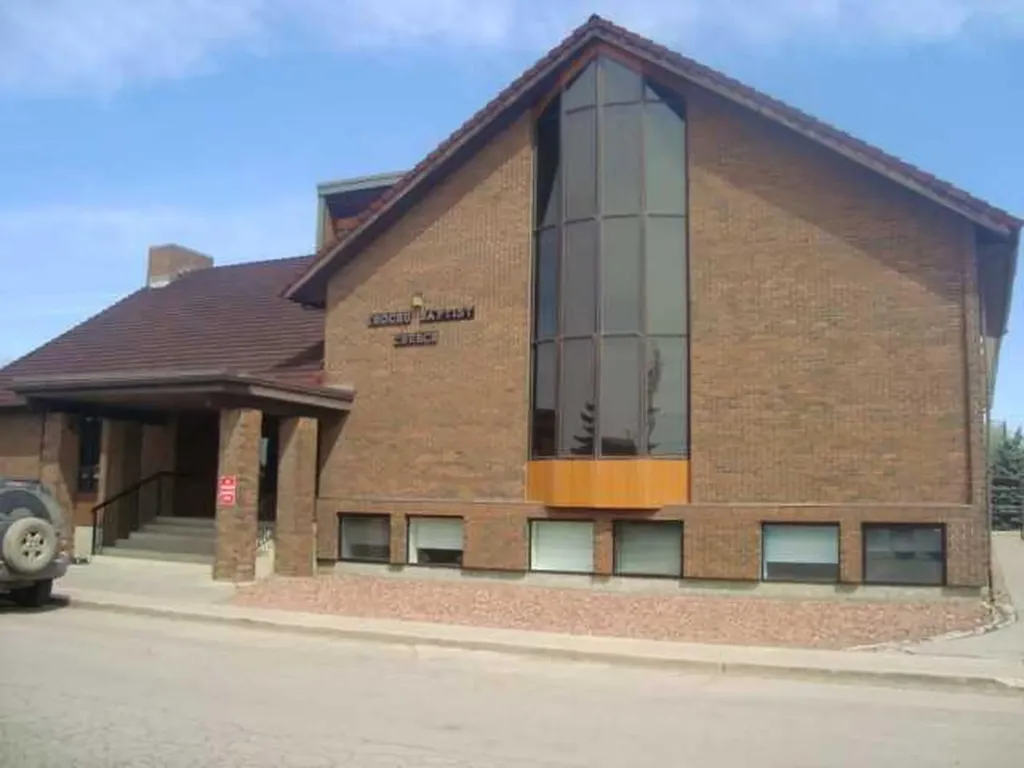 2 Trochu Avenue Trochu AB T0M 2C0