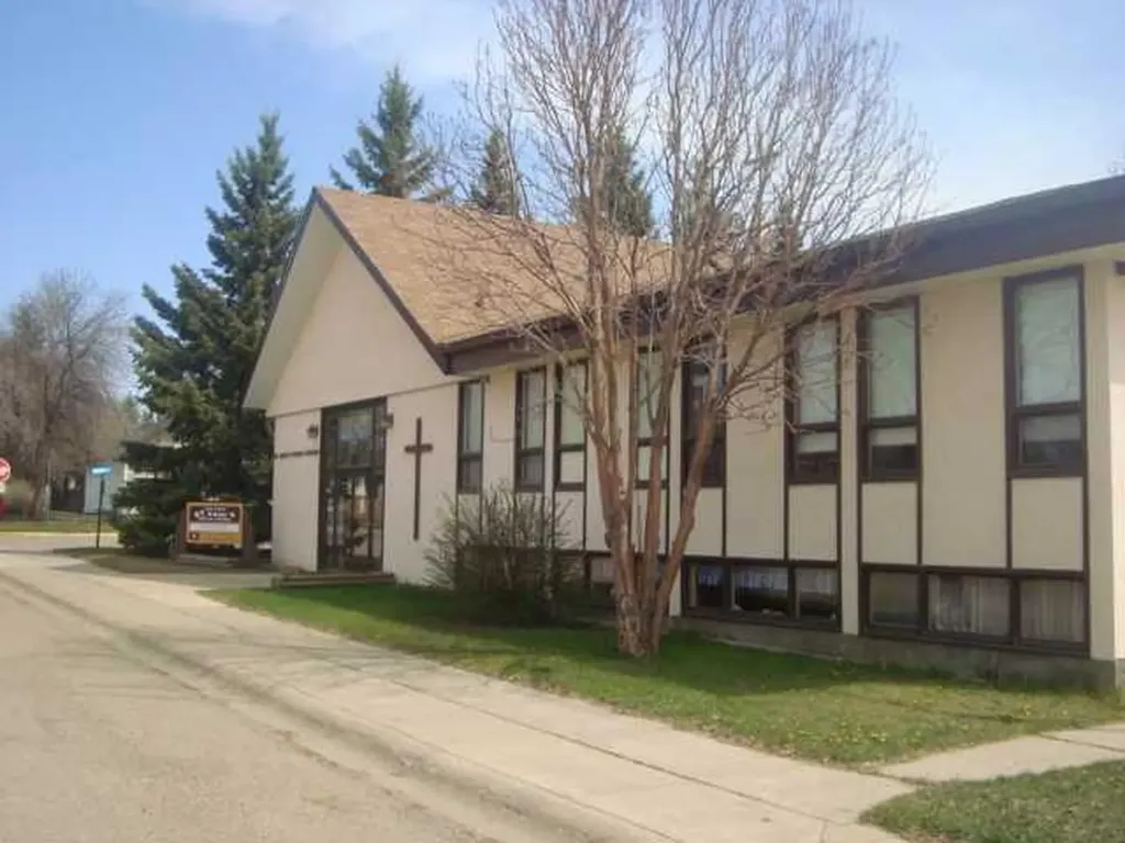 2 Trochu Avenue Trochu AB T0M 2C0