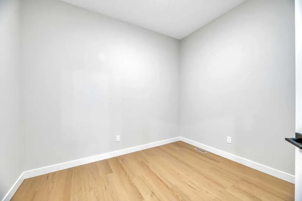 112 Lakewood Crescent Strathmore AB T1P 2J9